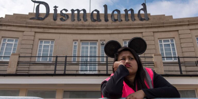 Banksy, Dismaland, Contea di Somerset - Gran Bretagna, 2015