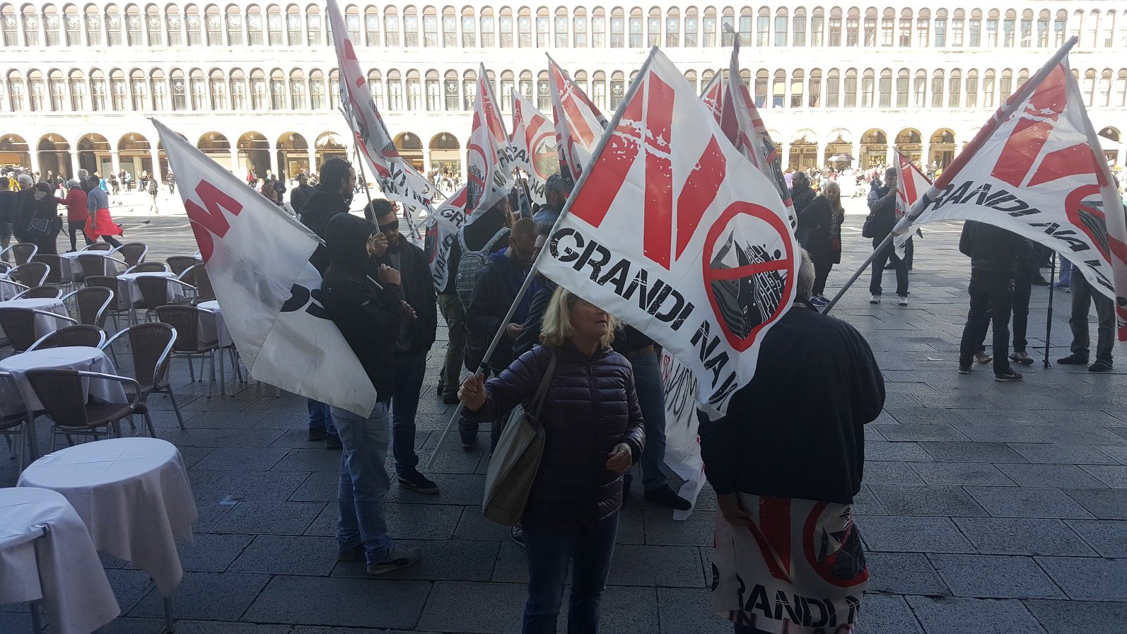 Comitato No grandi navi, Piazza San Marco, conferenza stampa Venezia e le grandi navi, 22 ottobre 2015