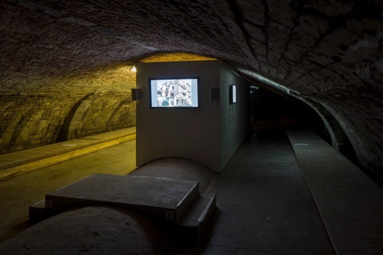 Contour 2015 - Rabih Mroué, Old House - photo (c) Kristof Vrancken