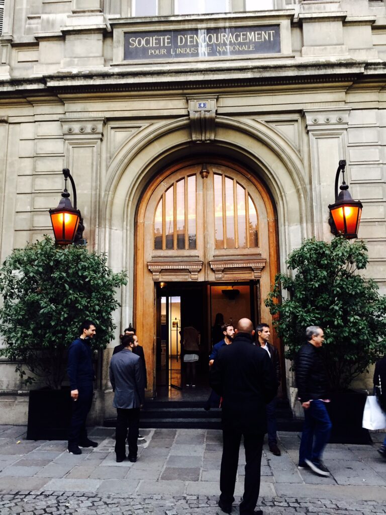 Cutlog 2015 Hôtel de l’Industrie Paris Updates: Slick tra alti e bassi, Cutlog che torna come Salon. Immagini da due fiere in cerca di trasformazione