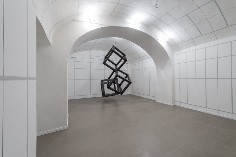 EntreNous_02 – Michele Guido - Hidetoshi Nagasawa - veduta della mostra presso la Z2O Galleria - Sara Zanin, Roma 2015