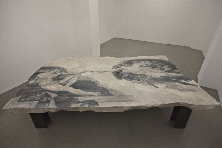 Fabio Viale, Gap, 2015 - courtesy Galleria Poggiali e Forconi