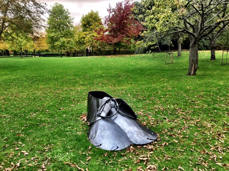 Frieze 2015 Sculpture Park 1 London Updates: la sezione all'aperto di Frieze non funziona più. Meglio sospenderla come a New York?