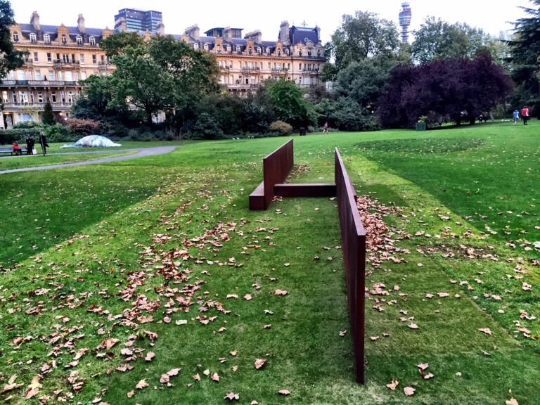 Frieze 2015 Sculpture Park 7 London Updates: la sezione all'aperto di Frieze non funziona più. Meglio sospenderla come a New York?