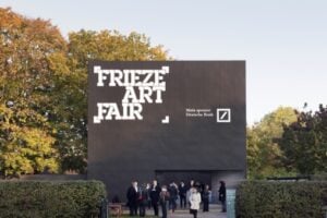 London Updates: il tendone di Frieze e il progetto che c’è dietro. Fare fiere in strutture temporanee funziona o no?