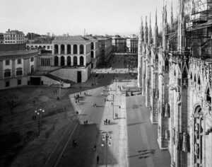 Piazza Duomo. Vista da Ballo Charmet, Basilico e Belpoliti