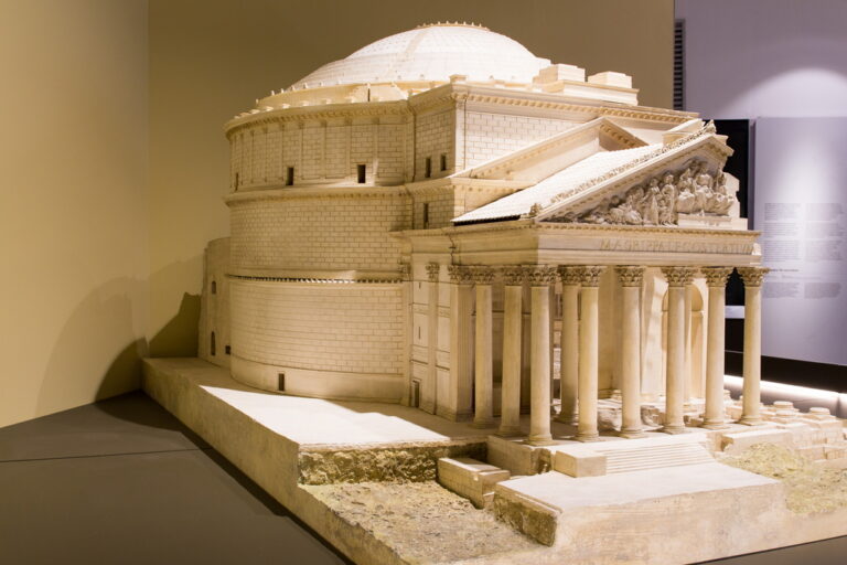 Georges Chedanne modello Pantheon 3 Il modello in scala del Pantheon ritorna in esposizione al Museo Leonardo da Vinci. E a Milano, si presenta il progetto pilota del restauro a più mani