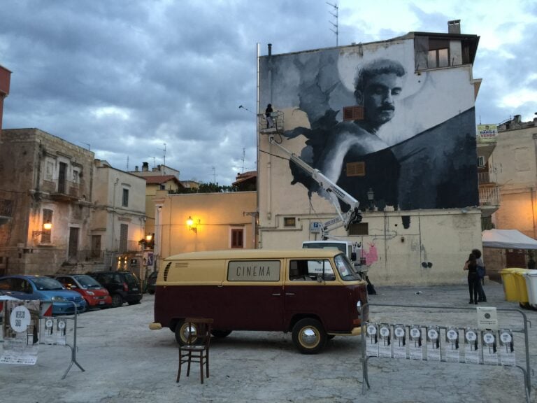 Gomez Oltre il velo Corato Bari 2015 work in progress 4 Se riqualificando si cancella la Street Art. La storia di Gomez a Corato