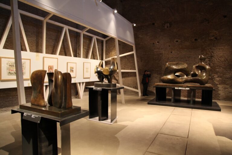 Henry Moore - veduta della mostra presso le Terme di Diocleziano, Roma 2015 - photo Roberto Galasso