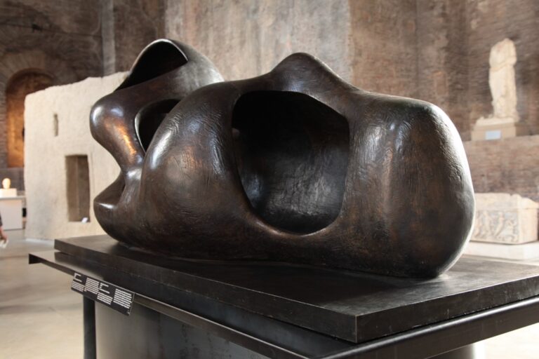 Henry Moore - veduta della mostra presso le Terme di Diocleziano, Roma 2015 - photo Roberto Galasso