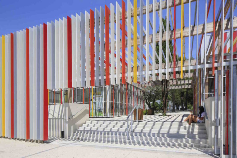 Il liceo Honorè de Balzac a Castelnau le Lez Francia NBJ Architectes 5 Montpellier, restauro sostenibile per il liceo francese Honoré de Balzac. In linea con l’etica dell’istituto. Quando contenuto e contenitore sono in sintonia. Ecco la fotogallery