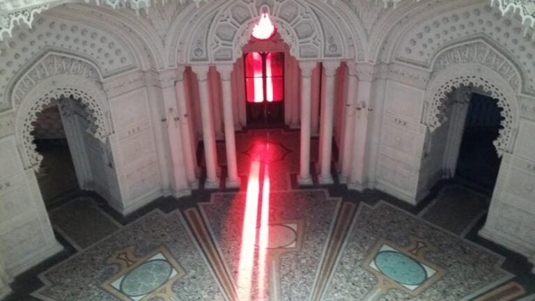 Interni del Castello di Sammezzano 1 Save Sammezzano. All’asta a Firenze il più invisibile ed eclettico dei castelli italiani: ma chiunque può comprarne un pezzetto aderendo all'iniziativa di crowdfunding