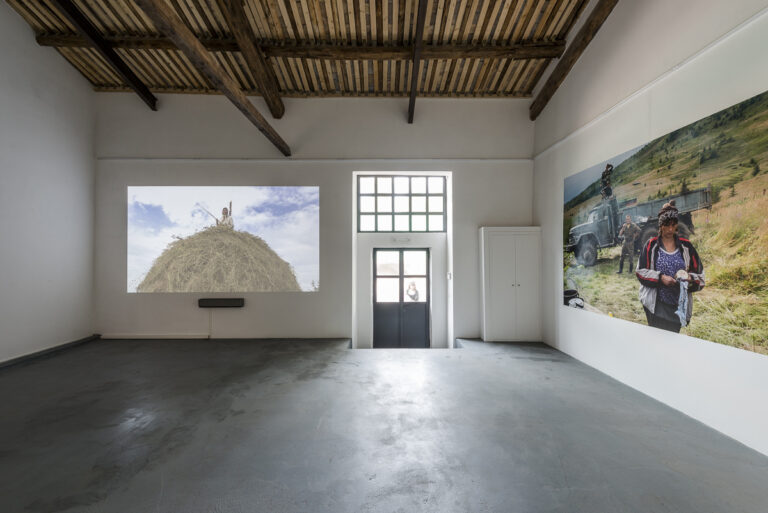 Lucia Nimcová - Martin Kollár – From Room to Roam – veduta della mostra presso AlbumArte, Roma 2015 – photo Sebastiano Luciano – courtesy AlbumArte