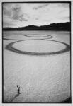 Michael Heizer, Circular Surface, Planar Displacement Drawing, 1969 - from Troublemakers - photo © Gianfranco Gorgoni - courtesy Getty Research Institute, Los Angeles