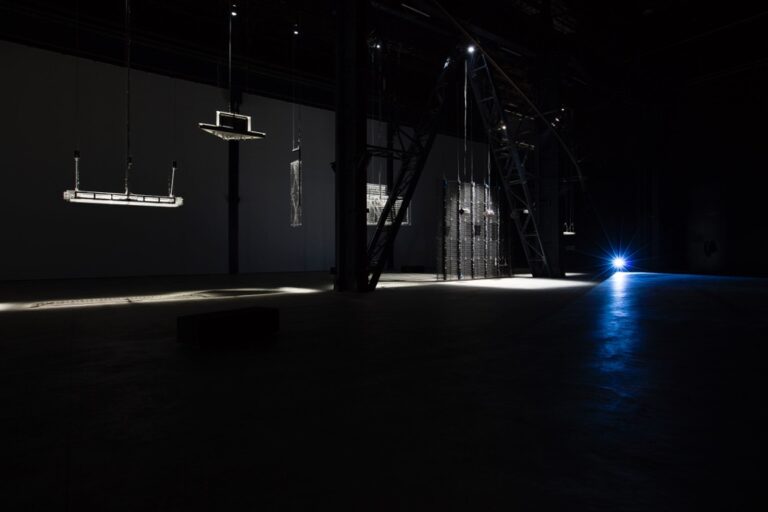 Philippe Parreno - Hypothesis - veduta della mostra presso HangarBicocca, Milano 2015 - Courtesy of the Artist; Pilar Corrias Gallery; Gladstone Gallery; Esther Schipper; Fondazione HangarBicocca, Milano - photo © Andrea Rossetti