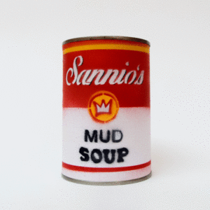 Merda d’artista? Campbell’s Soup? Ora arriva il Fango d’artista: geniale idea dello street artist biodpi per aiutare gli alluvionati del Sannio