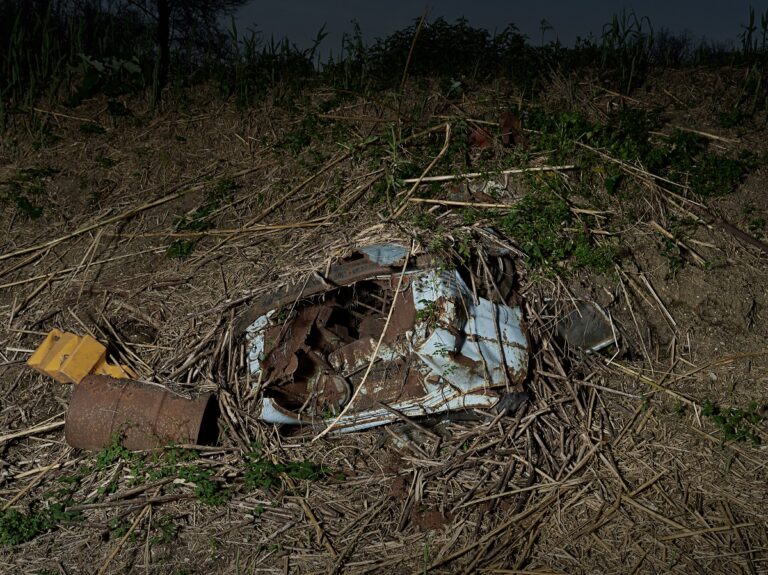 Stefano Cerio Borgo Piccolomini 2015 3 Stefano Cerio fotografa il degrado di Borgo Piccolomini nel cuore di Roma. Relitti ed incuria. Nell’attesa della rinasita di un parco naturalculturale