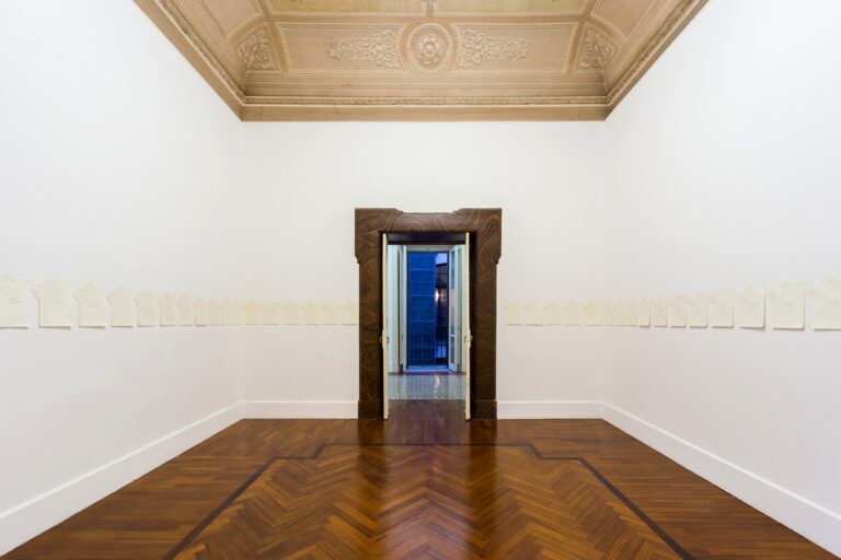 Tomaso Binga – Scrivere non è descrivere – veduta della mostra presso la Galleria Tiziana Di Caro, Napoli 2015 – photo Danilo Donzelli