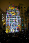 video mapping casa battlò 2 Un caleidoscopio di luci e colori su Casa Batlló a Barcellona. L’architettura di Gaudí festeggia con un video mapping i 10 anni dall’ingresso nel patrimonio Unesco