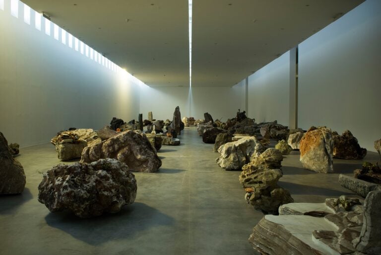 Adrián Villar Rojas. Rinascimento, 2015, installation view, Fondazione Sandretto Re Rebaudengo, Torino