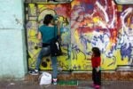 Alice Pasquini BuenosAires 2015 Photo Jessica Stewart Italiani in trasferta. I murales di Alice Pasquini in Sud America, per l’IIC di Montevideo. Fiumi, scorci urbani, volti infantili e accenti surreali