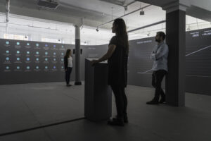 Il Guggenheim di New York è online con la sua prima mostra digitale e interattiva. Che indaga gli effetti potenziali di un mondo governato dalle tecnologie più avanzate