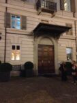 Darren Bader Proposta per le 9 Sinfonie Piazza Carignano 2 Torino 8 Torino Updates: 9 stanze per 9 Sinfonie di Beethoven. È l’opera sonora di Darren Bader in un palazzo del ‘700. Con una personale anche da Franco Noero. Ecco il video…