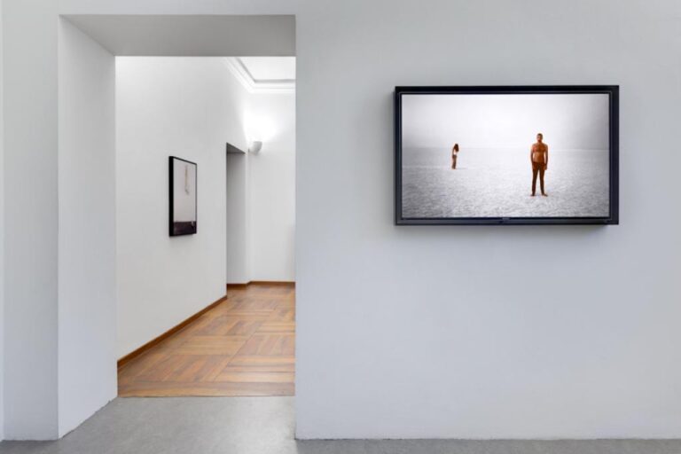 Fatma Bucak – Nothing is in its own place - veduta della mostra presso la Galleria Alberto Peola, Torino 2015