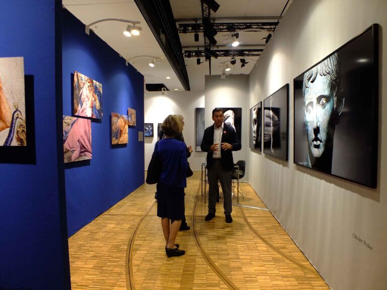 Fotofever Carrousel du Louvre 2015 foto Silvia Neri 07 La Parigi che non si arrende. Ecco le immagini di Fotofever, la coraggiosa fiera che ha scelto di rimanere aperta per non inchinarsi al terrore