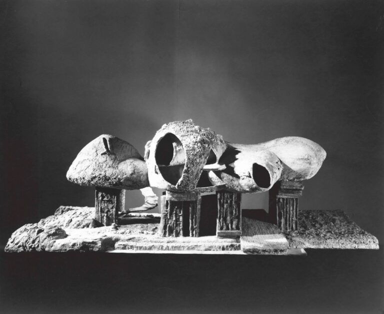 Frederick Kiesler, Exterior view of the Endless House model, 1958 - The Museum of Modern Art, New York. Architecture & Design Study Center - photo George Barrows