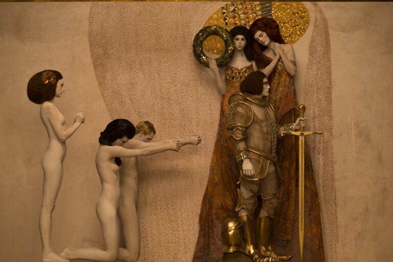 Inge Prader interpreta Klimt per Life Ball 2 I dipinti di Klimt come tableau vivant per Inge Prader. Da Life Ball, storico evento di beneficenza viennese, a una serie fotografica mozzafiato