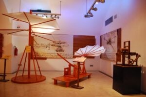 Le invenzioni di Leonardo da Vinci in 3D. Al Palazzo della Cancelleria a Roma, le tecnologie tridimensionali spiegano gli studi e i marchingegni del maestro del Rinascimento