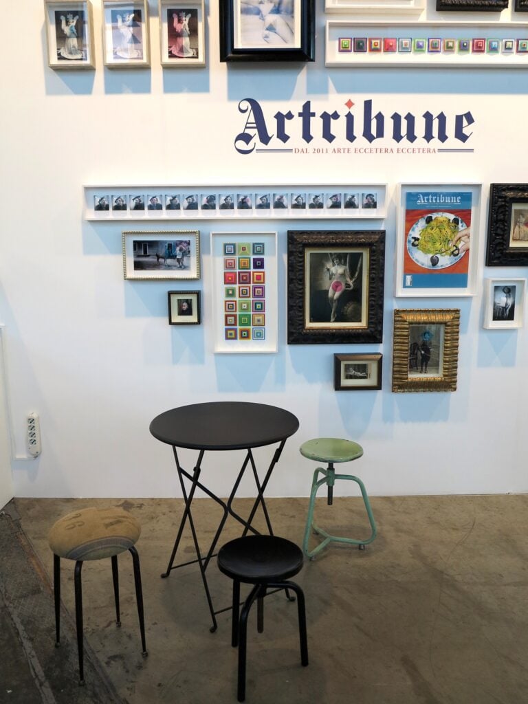 Torino Updates: stand fieristico o installazione? Ecco le immagini della wunderkammer creata da Alfred Drago Rens per il booth Artribune ad Artissima