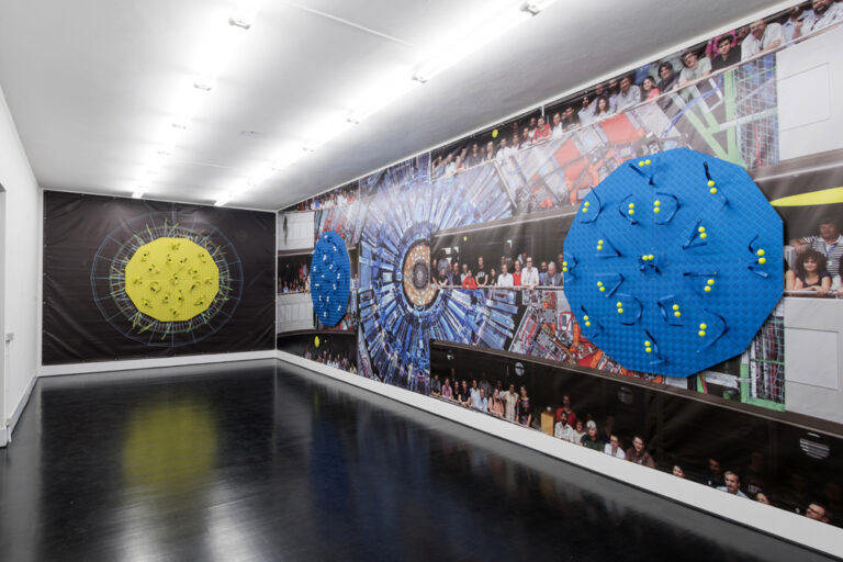 Luca Pozzi – Detectors – veduta della mostra presso Federico Luger Gallery, Milano 2015 – photo Cosimo Filippini – background image credit CERN (LHC, Atlas Detector) and Michael Hoch (CMS Experiment)