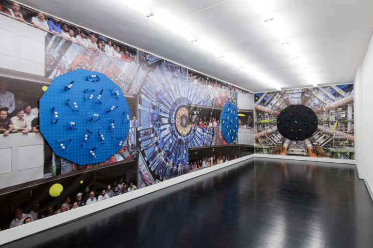 Luca Pozzi – Detectors – veduta della mostra presso Federico Luger Gallery, Milano 2015 – photo Cosimo Filippini – background image credit CERN (LHC, Atlas Detector) and Michael Hoch (CMS Experiment)