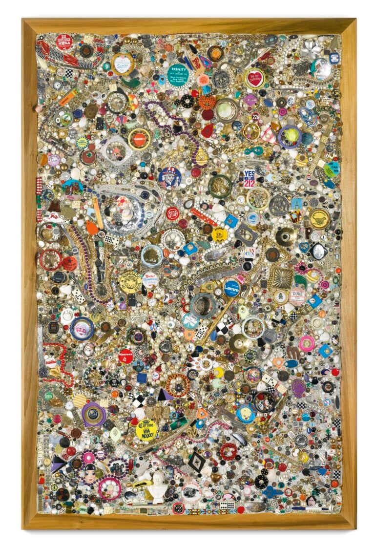 Mike Kelley con Memory Ware Flat 29 Aste stellari a New York anche per Sotheby's. Cy Twombly vola al record di 70 milioni di dollari. Best price anche per Mike Kelley