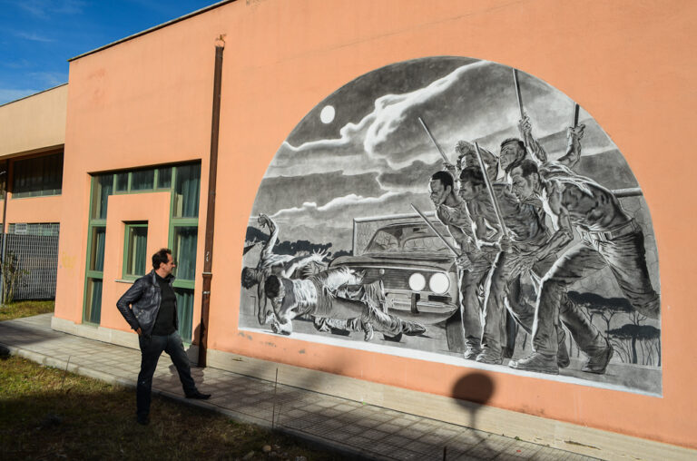 Nicola Verlato Hostia 2015 Ostia 2 La morte di Pasolini secondo Nicola Verlato. Da Los Angeles a Roma, seconda tappa del progetto Hostia. Le prime foto del murale di Ostia