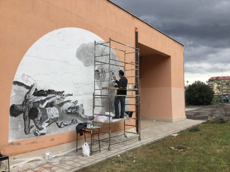 Nicola Verlato Hostia 2015 Ostia Working progress La morte di Pasolini secondo Nicola Verlato. Da Los Angeles a Roma, seconda tappa del progetto Hostia. Le prime foto del murale di Ostia