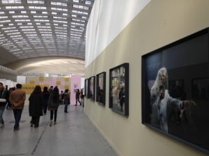 Torino updates: più ordine che caos a Paratissima. A Torino Esposizioni le gallerie sono al centro e i creativi nelle retrovie. Con Gligorov e Riello a guidare lo Useless Army