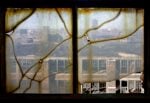 Yves Marchand e Romain Meffre, Window, Packard Motors Plant, Detroit, 2005 - Parigi, Galerie Polka - © Yves Marchand & Romain Meffre, courtesy Polka Galerie