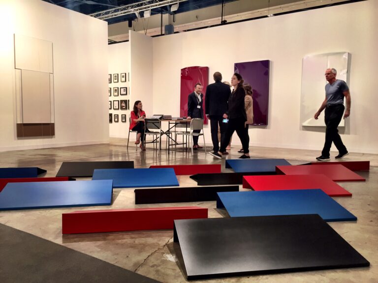 Art Basel Miami Beach 2015 16 Miami Updates: il giro di Art Basel Miami Beach in 35 foto dai 35 stand più spettacolari. Ma l'entusiasmo non c'è