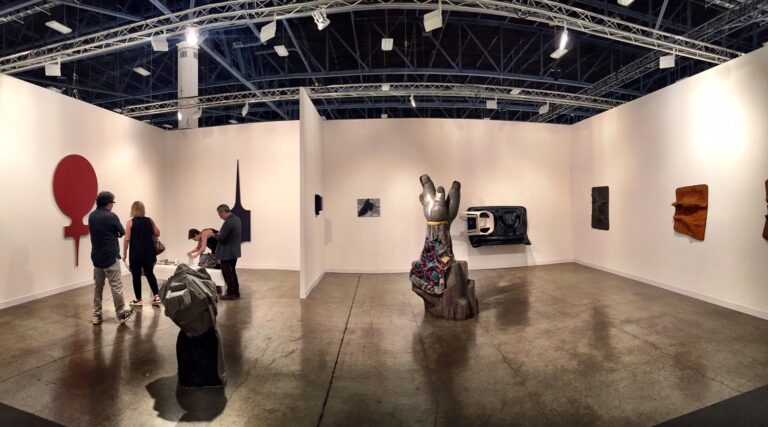 Art Basel Miami Beach 2015 30 Miami Updates: il giro di Art Basel Miami Beach in 35 foto dai 35 stand più spettacolari. Ma l'entusiasmo non c'è