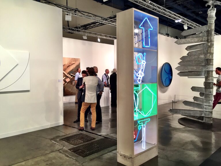 Art Basel Miami Beach 2015 31 Miami Updates: il giro di Art Basel Miami Beach in 35 foto dai 35 stand più spettacolari. Ma l'entusiasmo non c'è