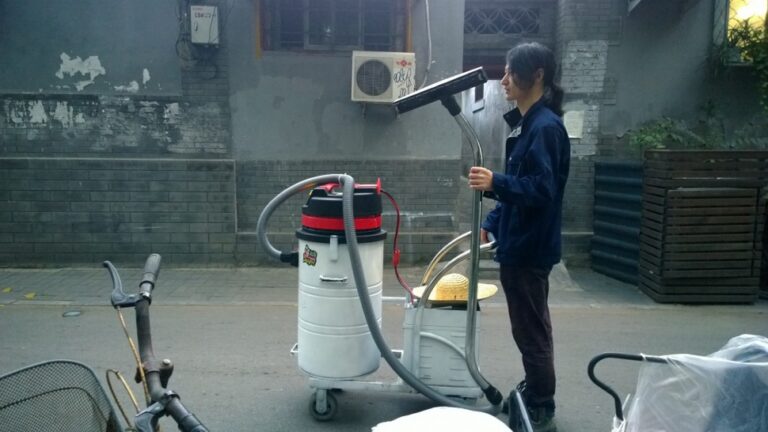 Brother Nut Dust Plan Pechino 9 Distillare lo smog e farne un mattone. La “COP21” cinese in una performance di Brother Nut a Pechino: ecco le immagini