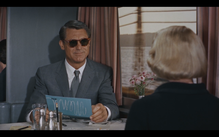 Cary Grant in North by northwest Alfred Hitchcock, maestro di stile. I divi del re della suspence sono ancora fonte d’ispirazione per l’eleganza contemporanea: guardate le foto...