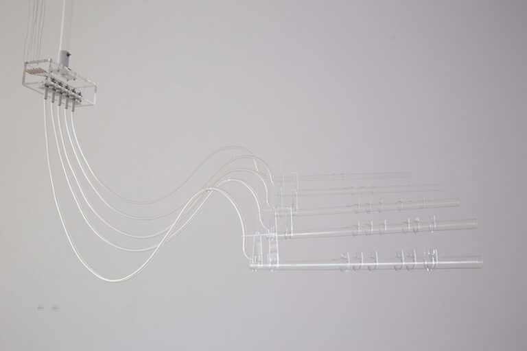 Cerith Wyn Evans, Interlude (A=D=R=I=F=T), 2011-14 - courtesy of the artist & White Cube - photo Eleonora Milner