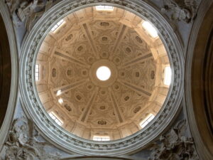 La cupola della Chiesa dei Santi Luca e Martina a Roma ritrova le cromie originarie. Presentati i lavori di restauro degli stucchi di Pietro da Cortona, nell’ottica del cantiere aperto