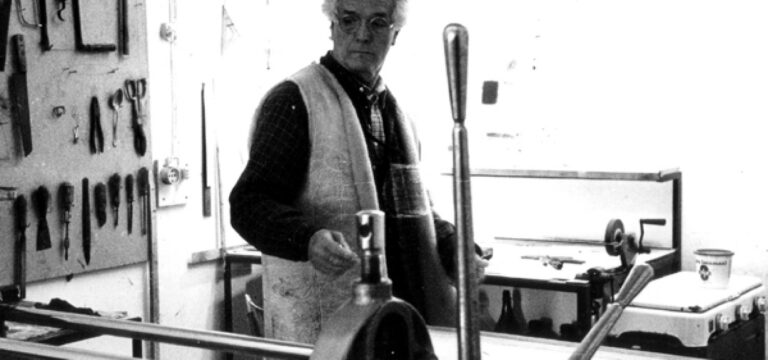 Guido Strazza nel suo studio di Monte Ripone, 1988 - photo Sergio Pucci
