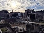 Il Tempio della Pace di Roma dopo lanastilosi delle colonne Roma ricostruisce sette colonne del Foro della Pace ai Fori Imperiali. Giusto? Sbagliato? L'inaugurazione entro Natale, qui intanto ecco immagini e video