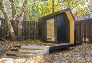 Un rifugio creativo per due artisti. Ecco come farsi un Writing Pavilion di 5 metri quadrati in giardino: l’ha progettato Architensions a New York